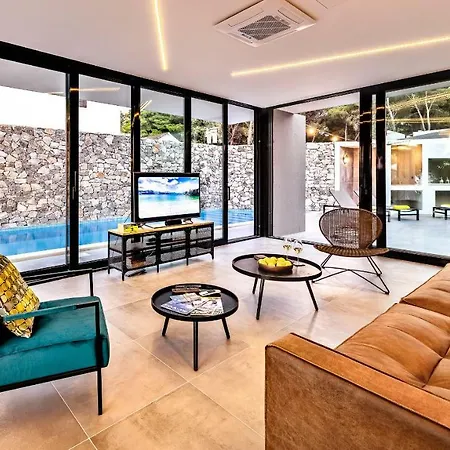 Petra Villa Sutivan