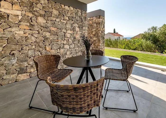 Petra Villa Sutivan