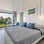 Villa Petra Sutivan