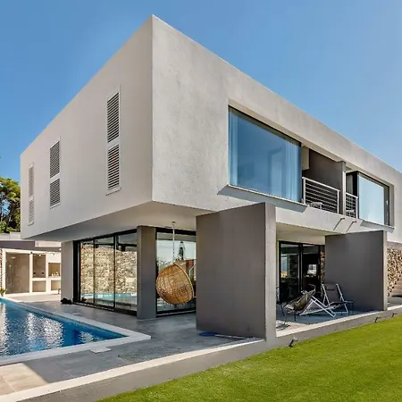 Petra Villa Sutivan