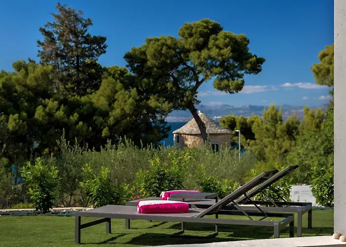 Petra Villa Sutivan