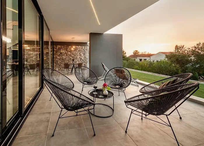 Petra Villa Sutivan