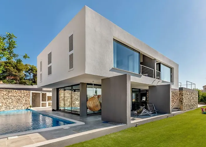Petra Villa Sutivan
